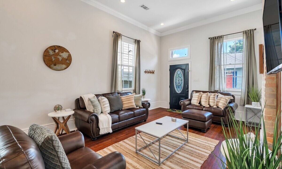 Photo of Livingroom in Esplanade Ridge