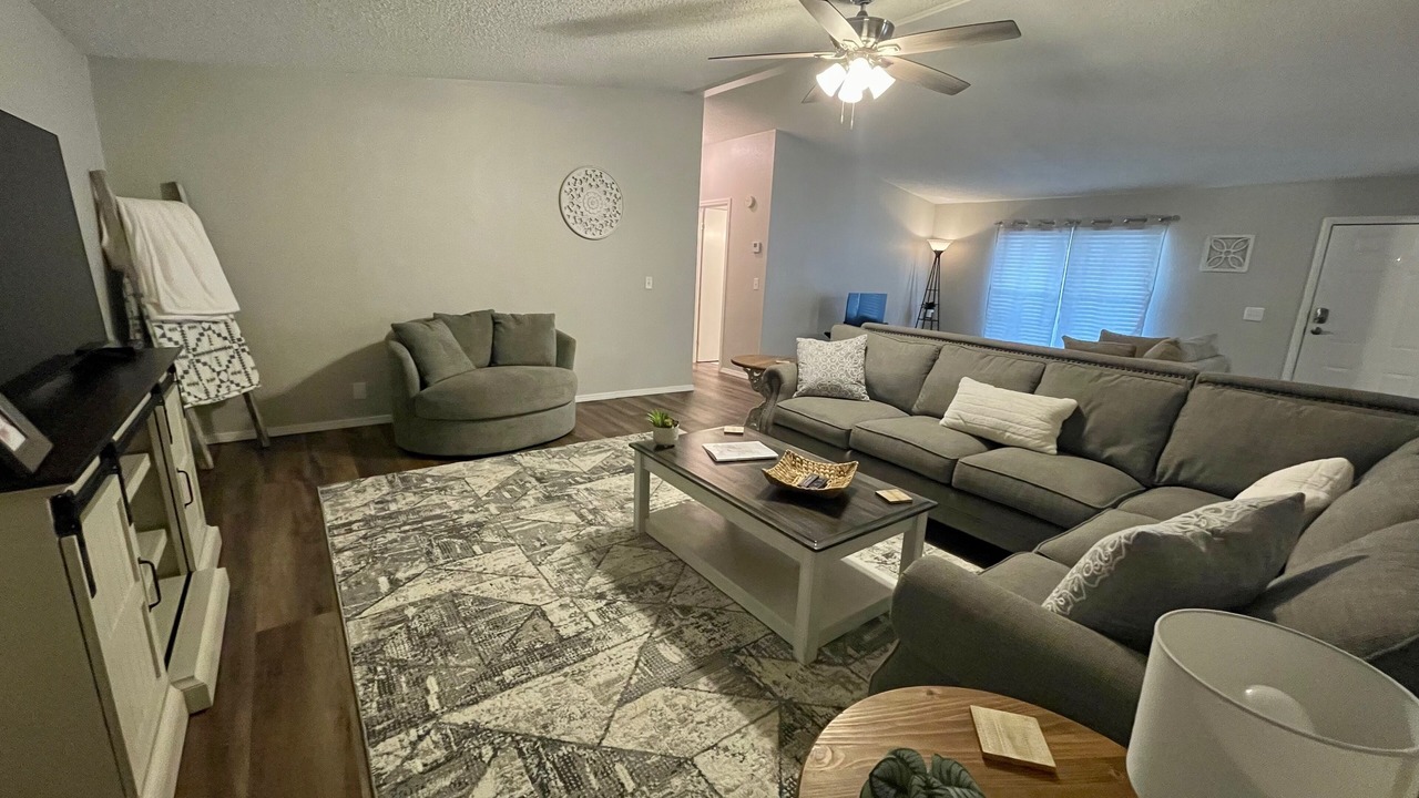 Photo of Livingroom in Mead