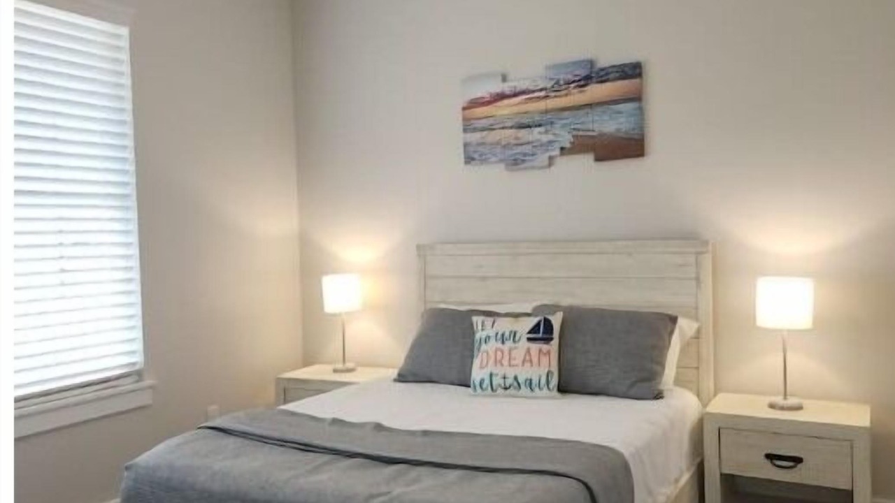 Photo of Bedroom in Mississippi City