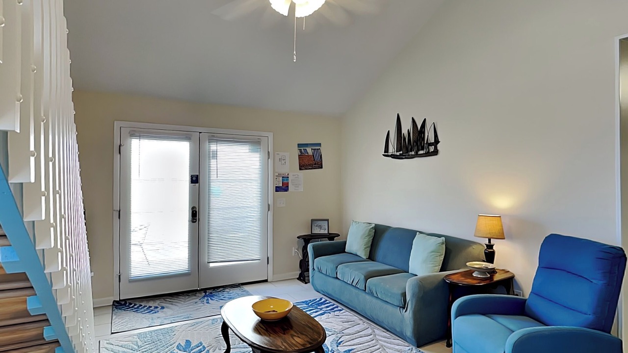 Photo of Livingroom in Summer Breeze