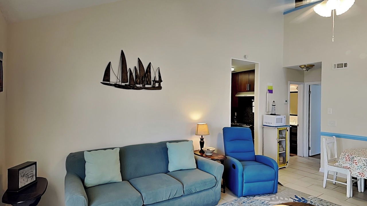 Photo of Livingroom in Summer Breeze