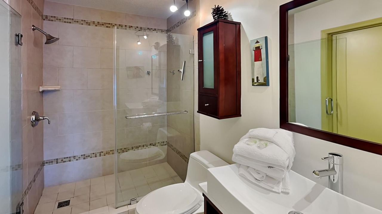 Photo of Bathroom in Summer Breeze