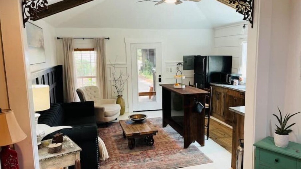 Photo of Livingroom in Northeast Pensacola