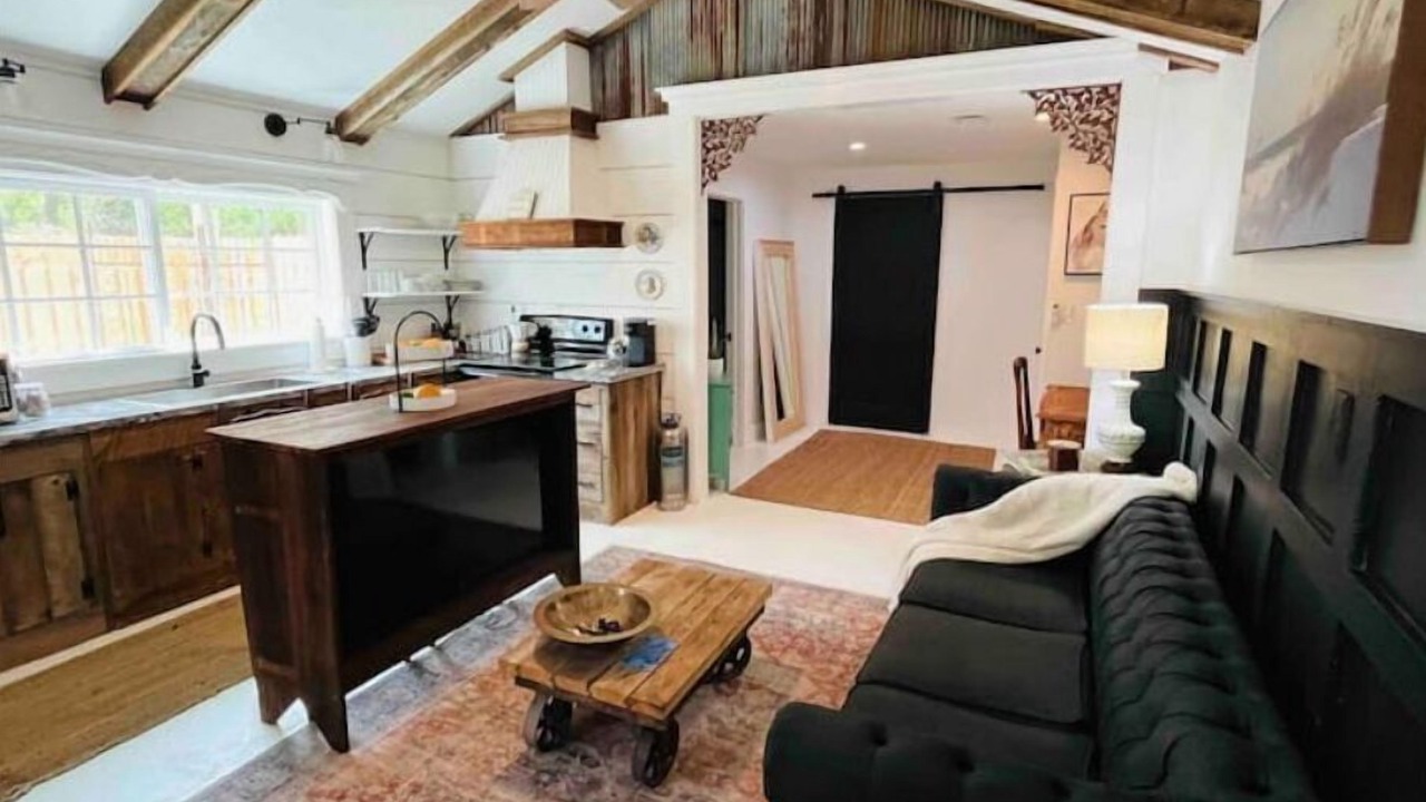 Photo of Livingroom in Northeast Pensacola