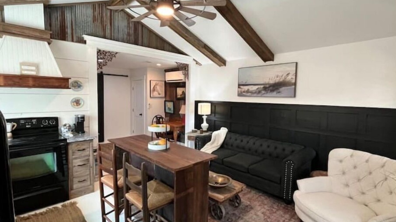 Photo of Livingroom in Northeast Pensacola
