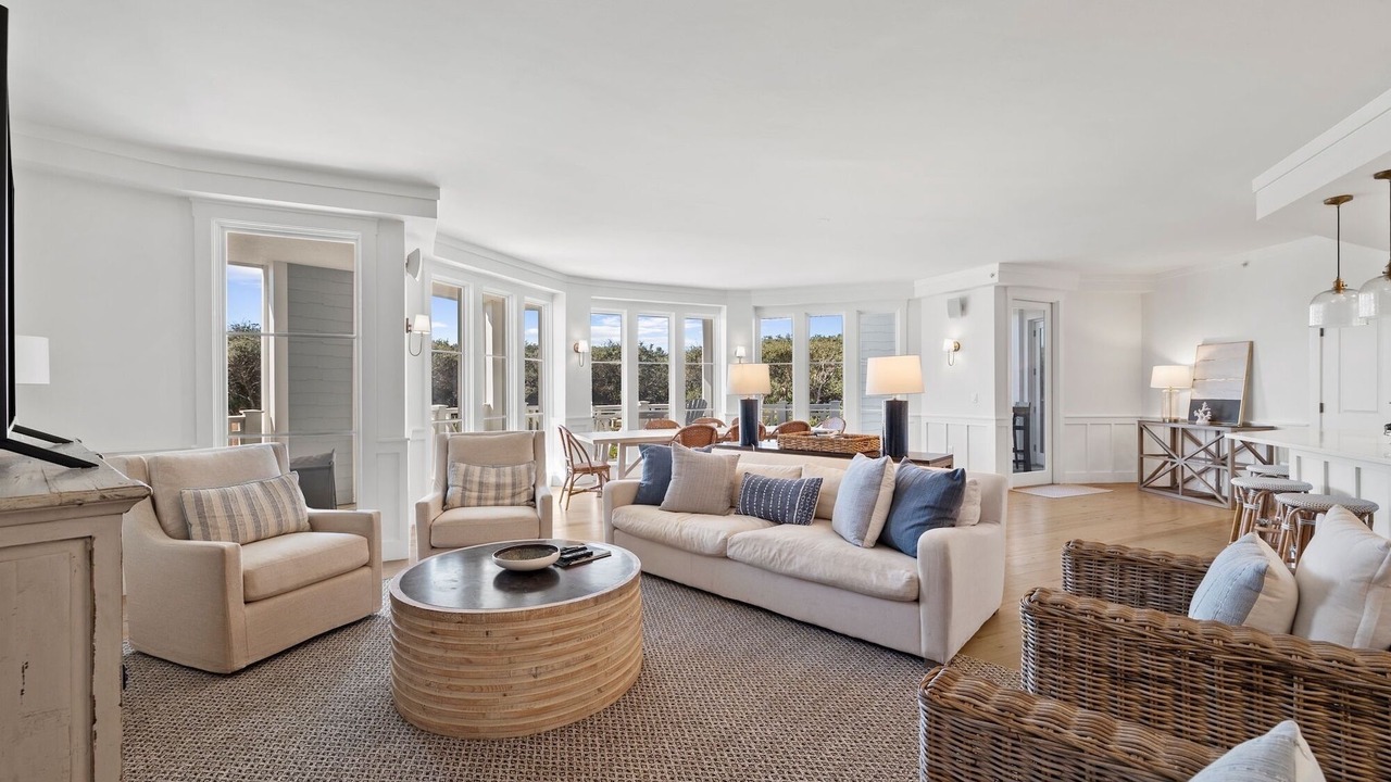 Photo of Livingroom in WaterSound Beach