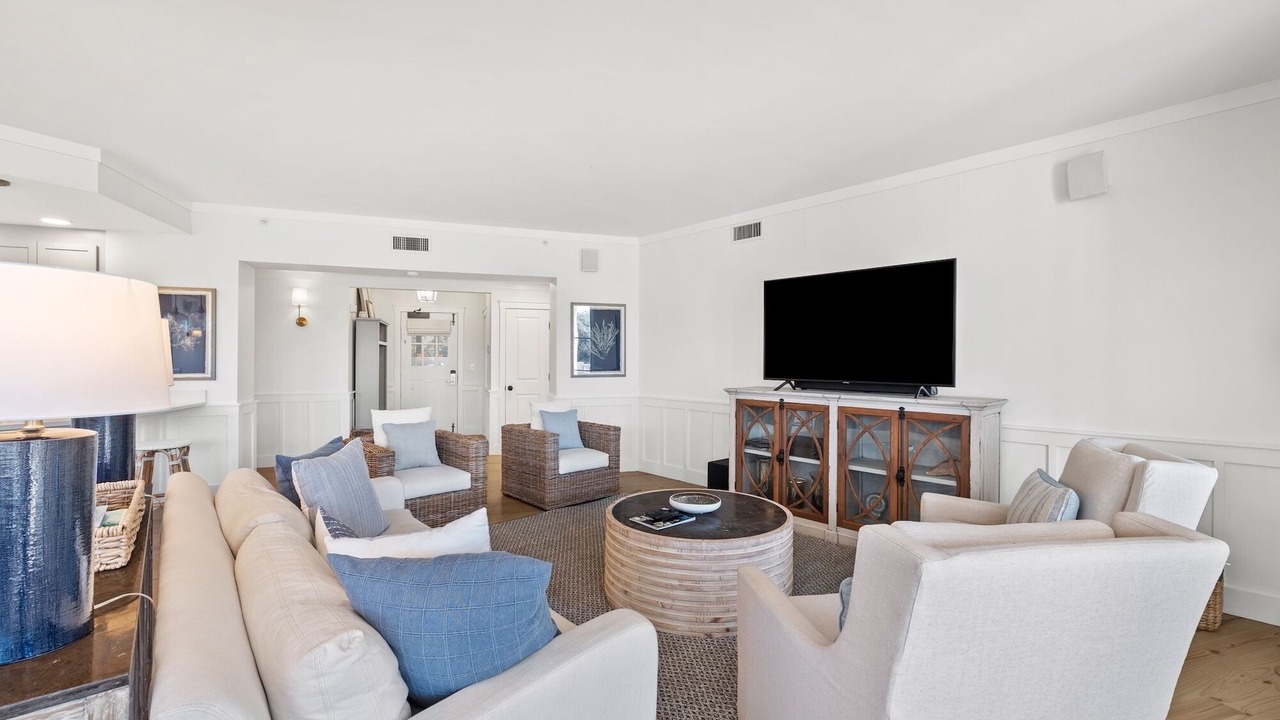 Photo of Livingroom in WaterSound Beach