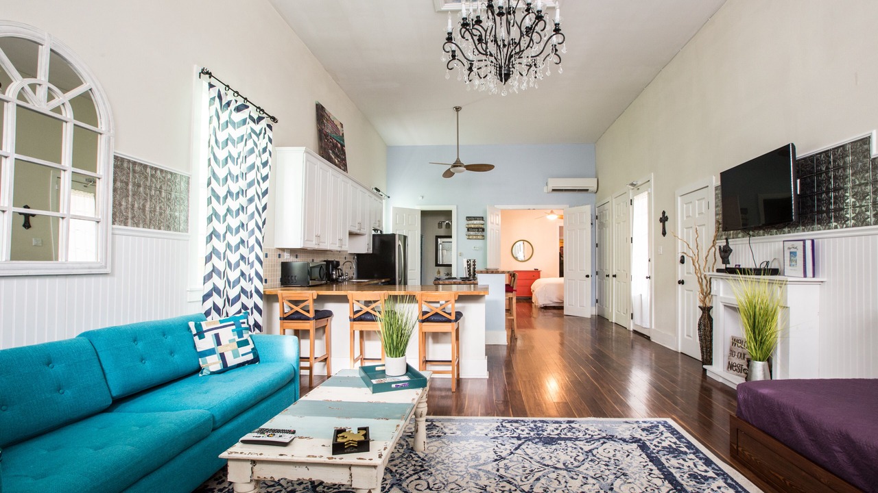Photo of Livingroom in Seventh Ward