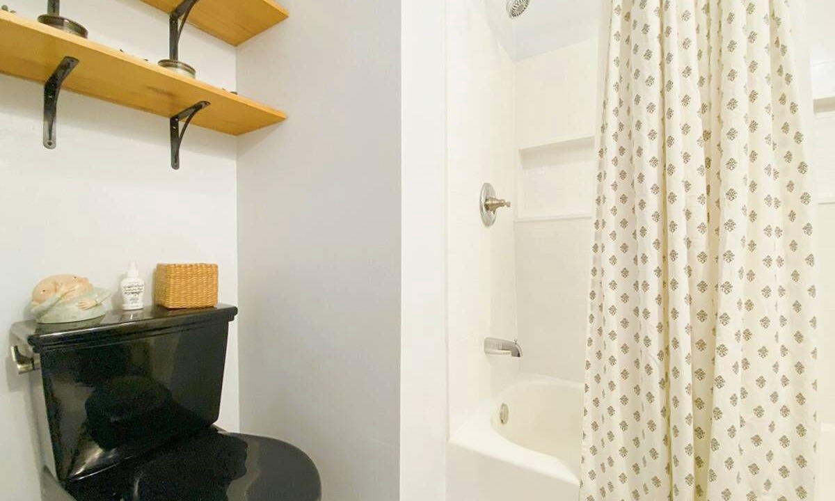 Photo of Bathroom in Broadmoor