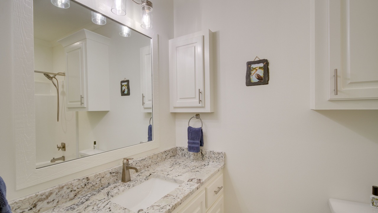 Photo of Bathroom in Henderson Point