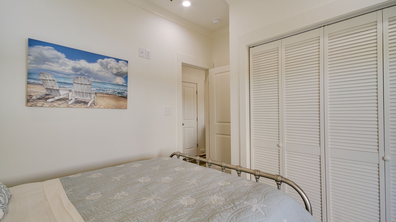 Photo of Bedroom in Henderson Point