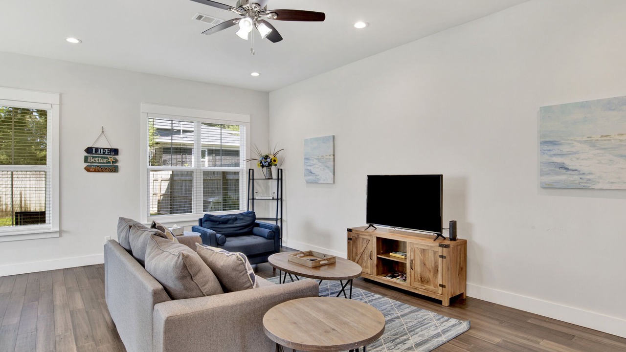 Photo of Livingroom in Southeast Pensacola