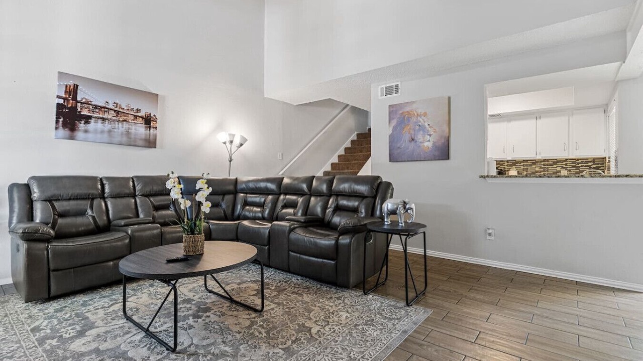 Photo of Livingroom in Southwest Carrollton