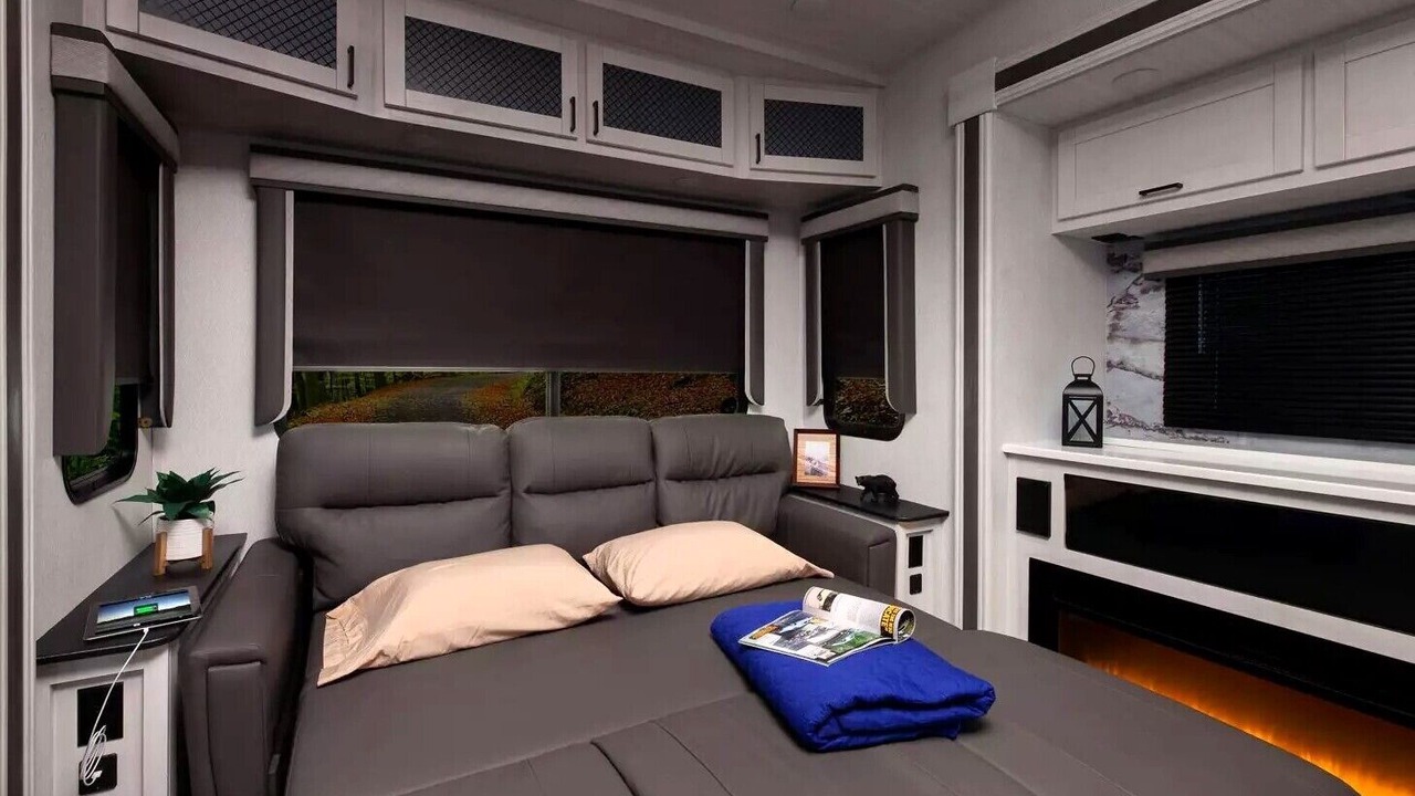 Photo of Bedroom in Bay Lake