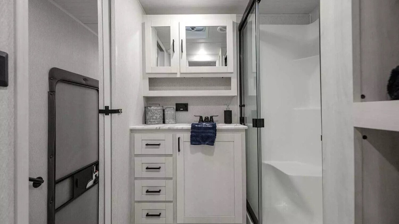 Photo of Bathroom in Bay Lake