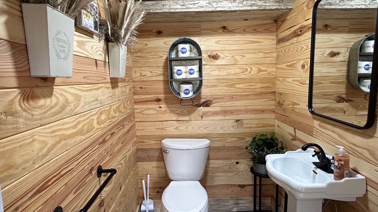 Photo of Bathroom in Pelahatchie