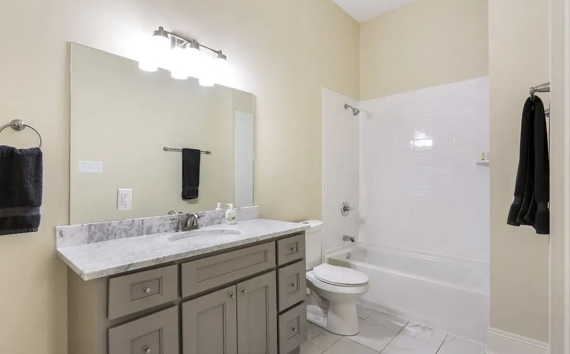 Photo of Bathroom in South 7th Ward