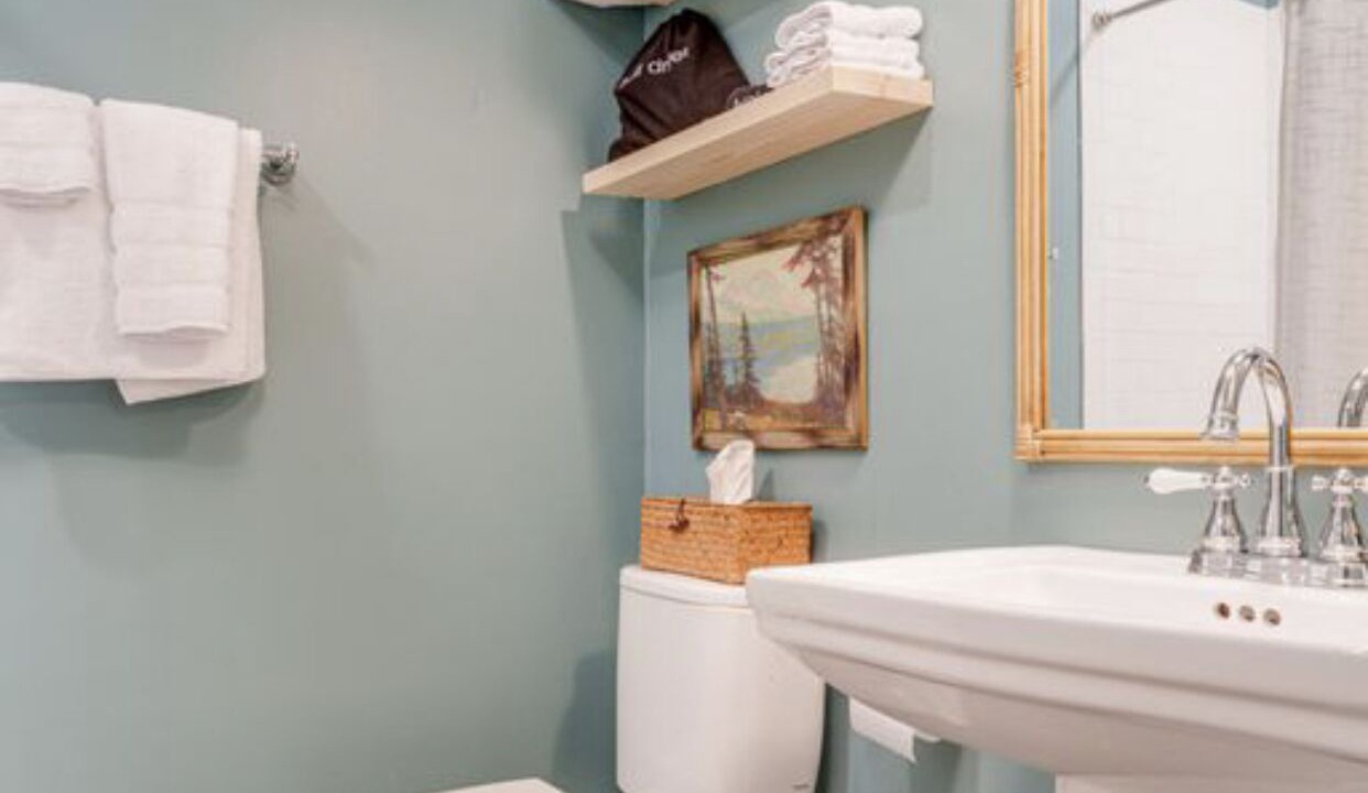 Photo of Bathroom in Dadeville