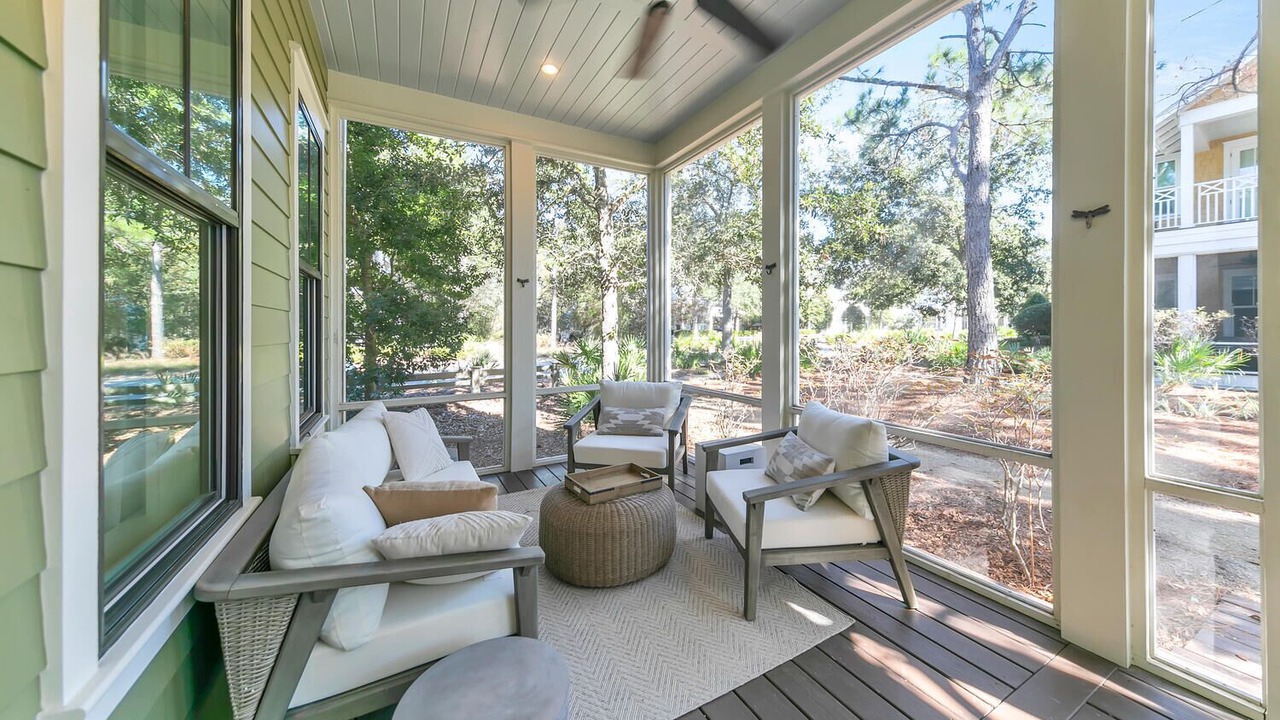 Photo of Patio Balcony in Forest District