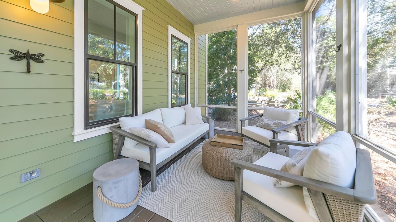 Photo of Patio Balcony in Forest District