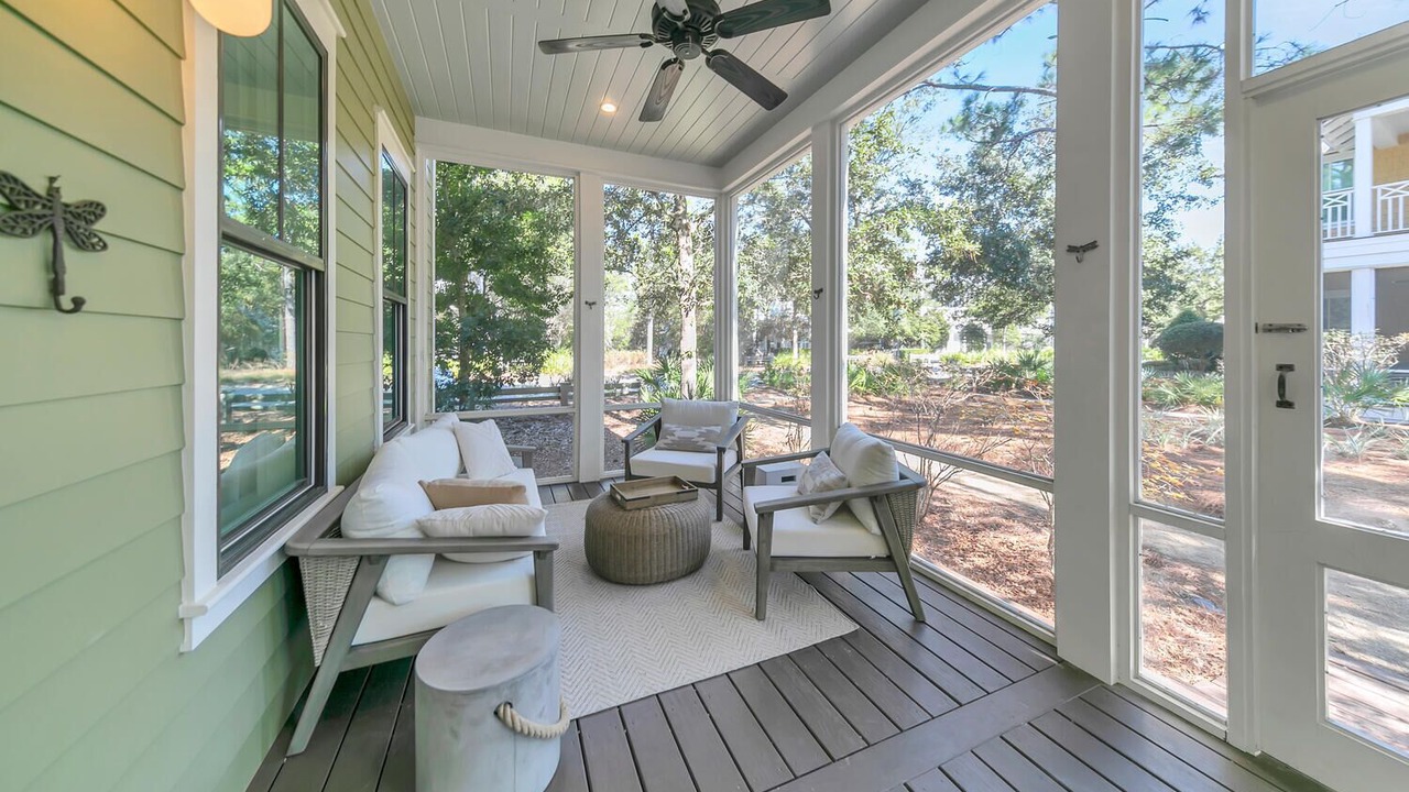 Photo of Patio Balcony in Forest District