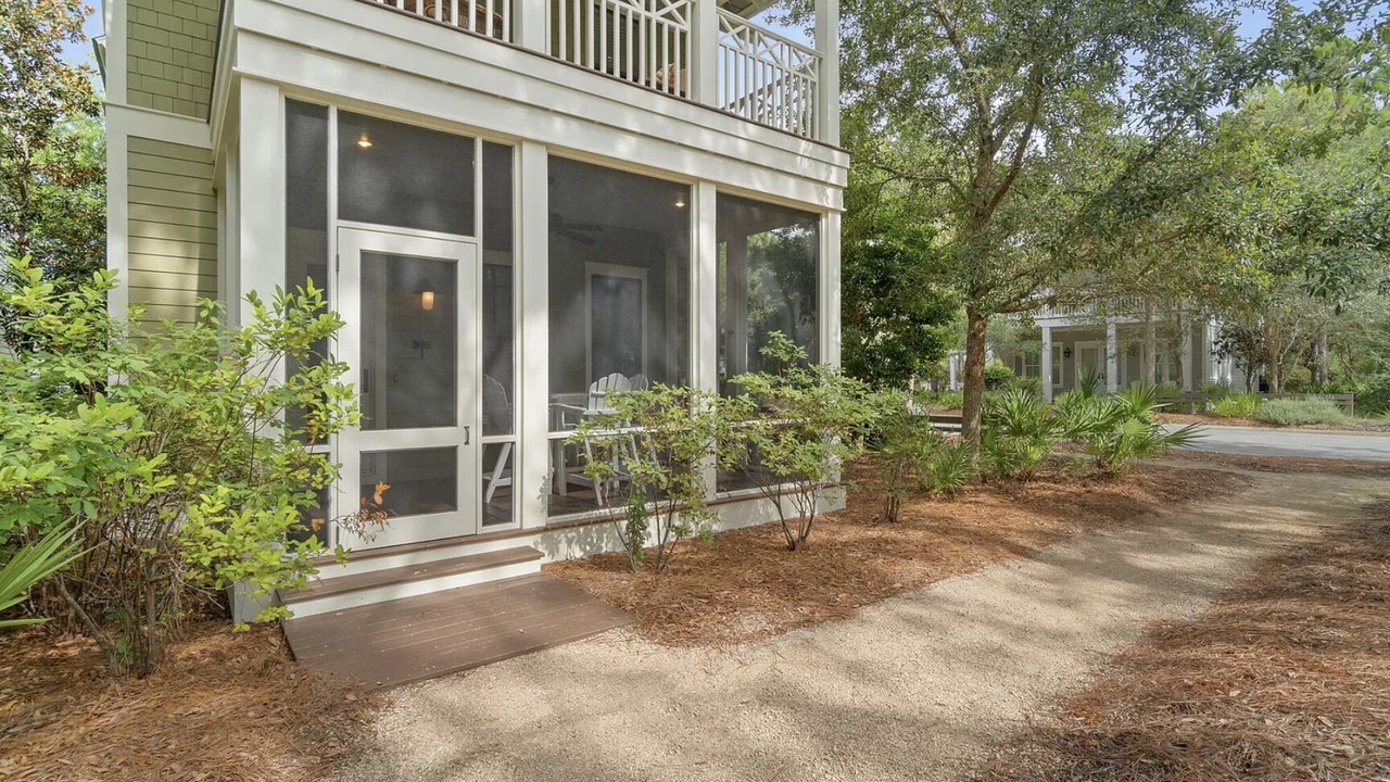 Photo of Patio Balcony in Forest District
