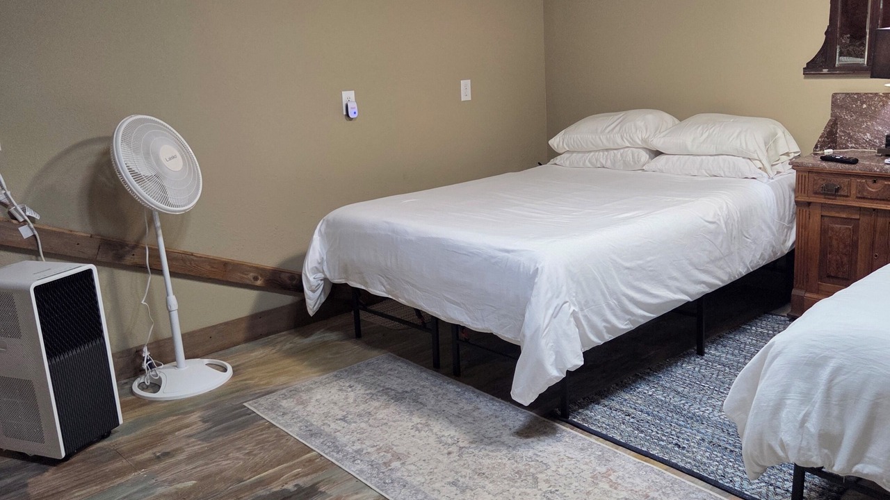Photo of Bedroom in South Toledo Bend