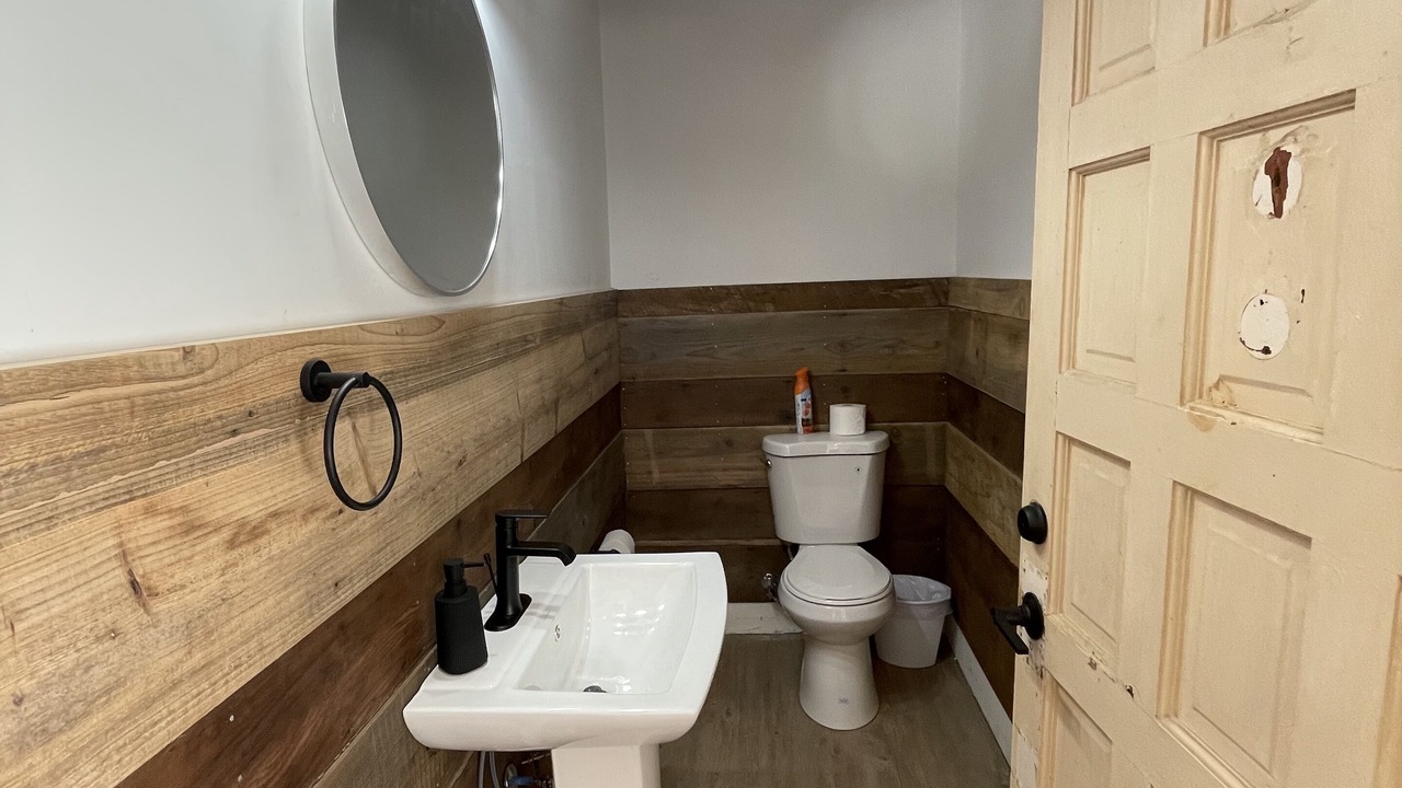 Photo of Bathroom in College Hill