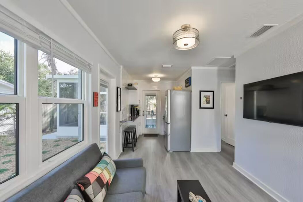 Photo of Livingroom in North Hyde Park