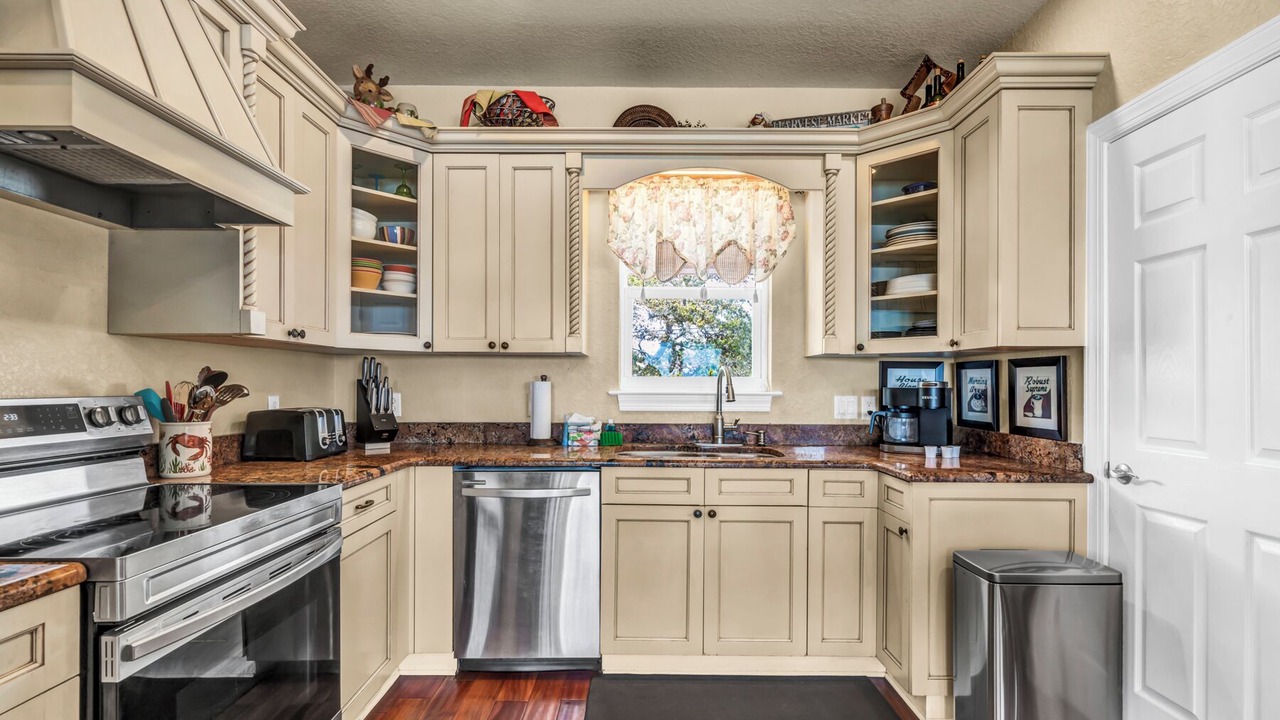 Photo of Kitchen in Mary Esther
