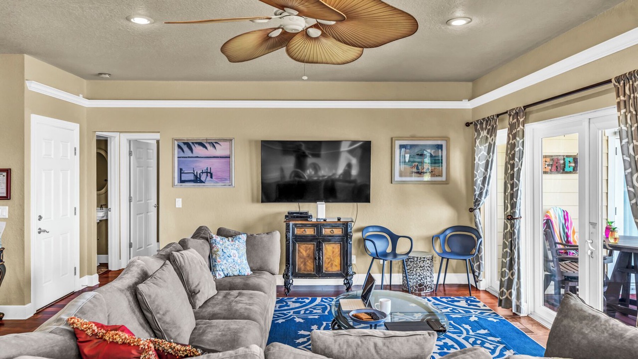 Photo of Livingroom in Mary Esther