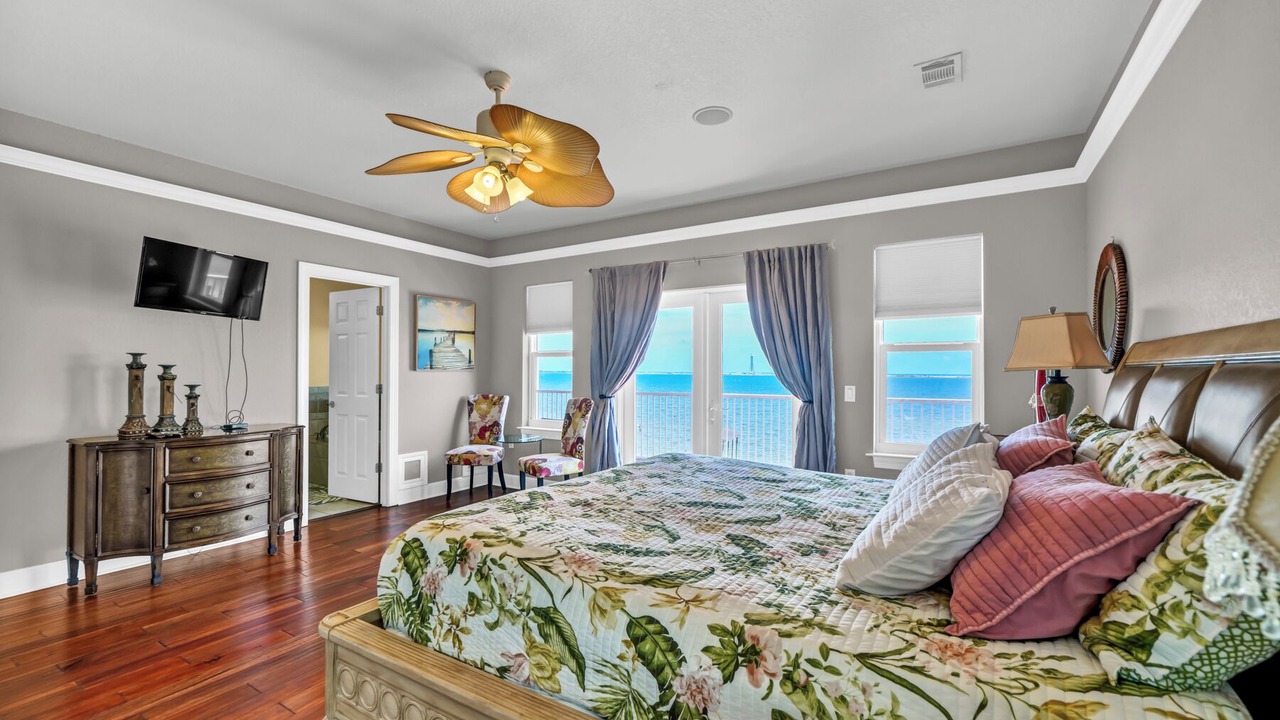 Photo of Bedroom in Mary Esther