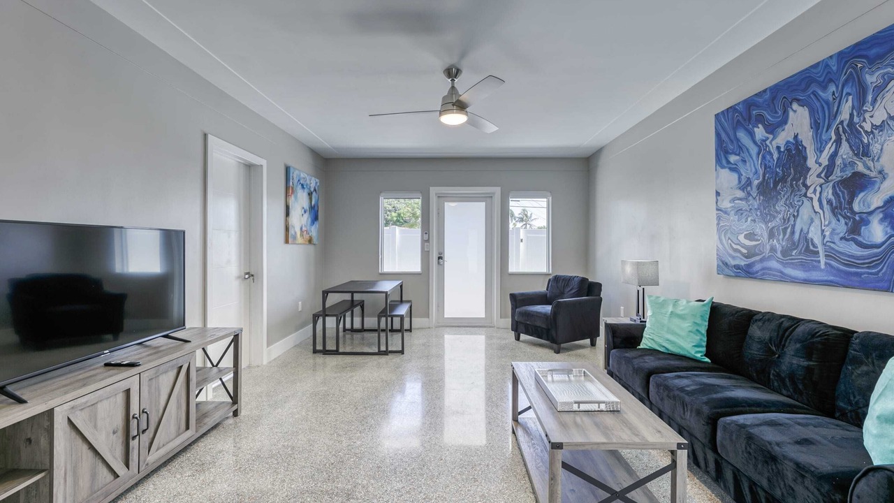 Photo of Livingroom in Wilton Manors