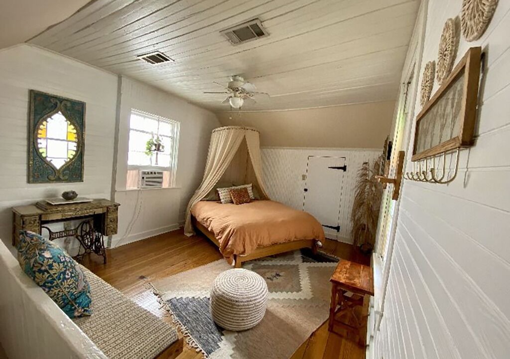 Photo of Bedroom in Algiers Point