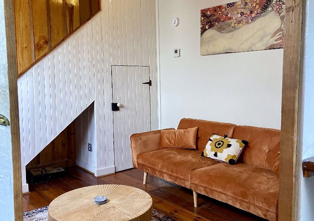 Photo of Livingroom in Algiers Point