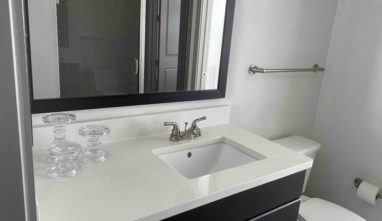 Photo of Bathroom in Greenway Plaza-Upper Kirby