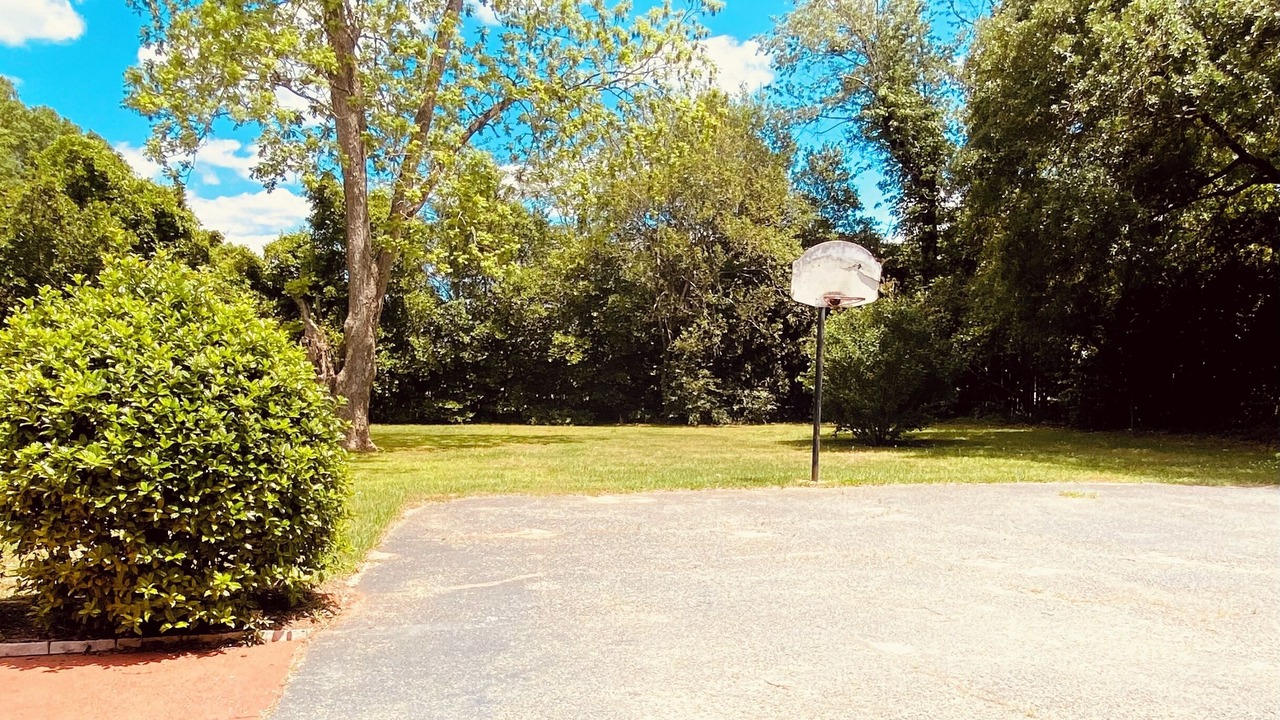 Photo of Others in Lucedale