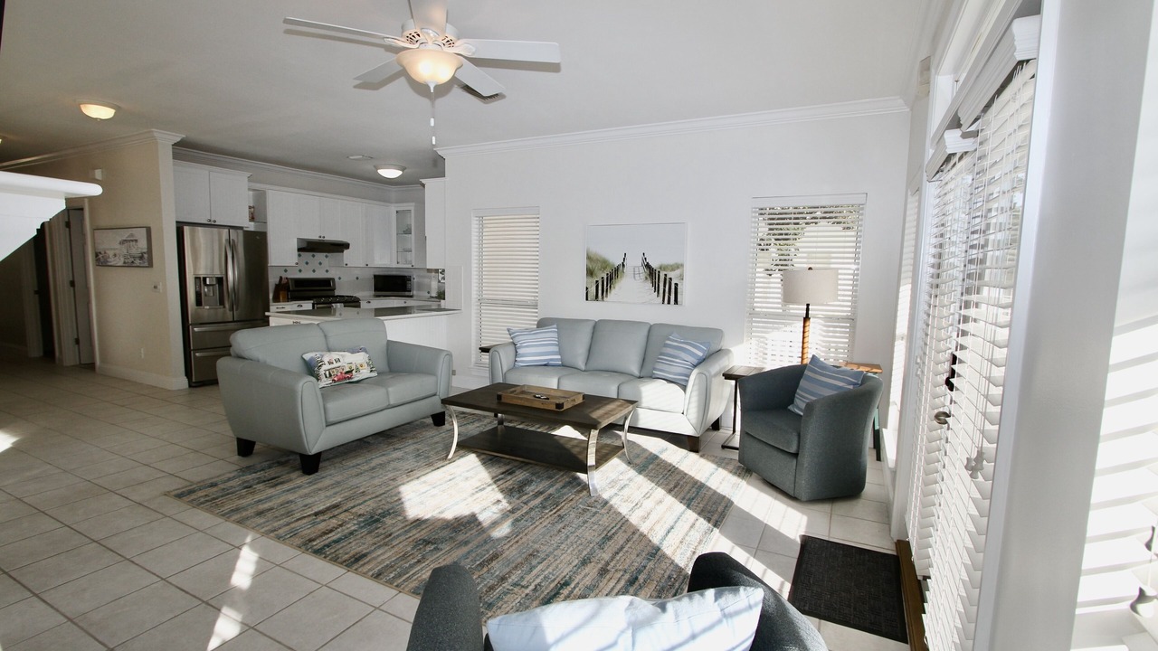 Photo of Livingroom in Clipper Cove