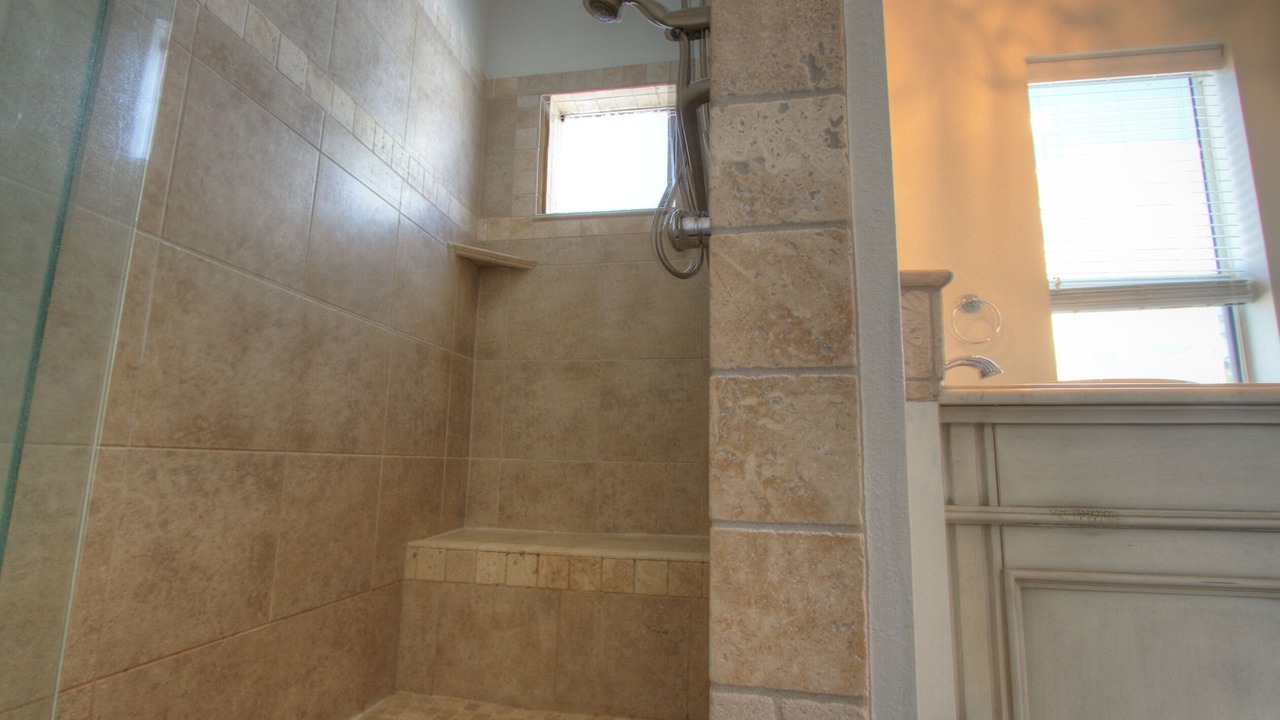 Photo of Bathroom in Clipper Cove