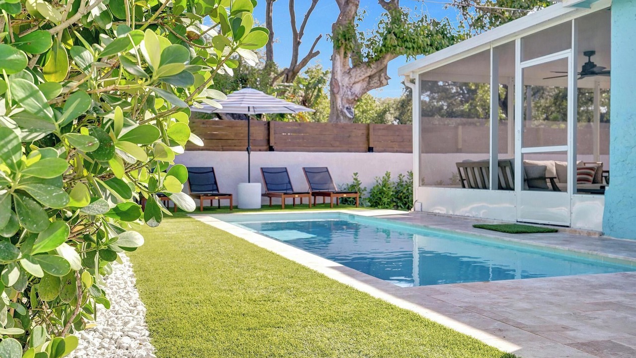 Photo of Outdoor in Tropic Palms