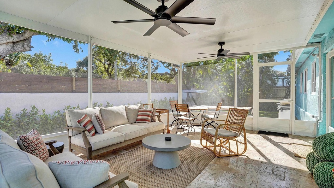 Photo of Outdoor in Tropic Palms