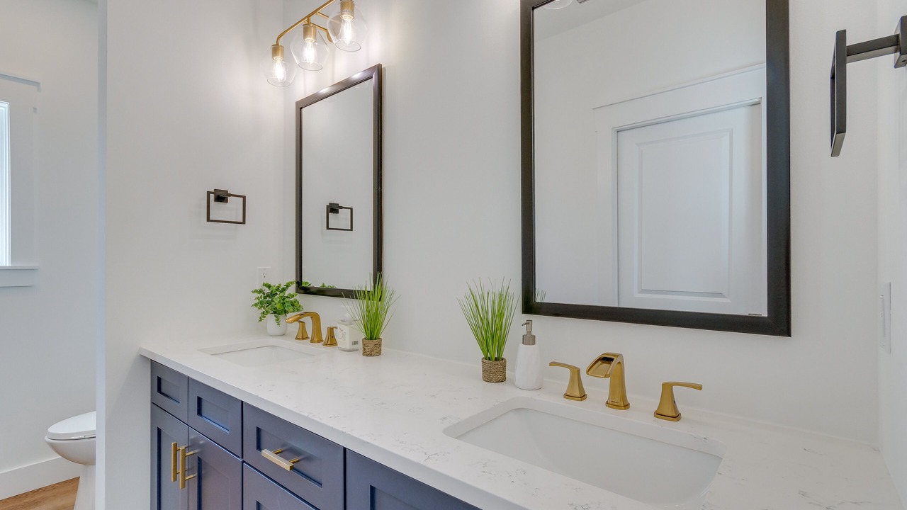 Photo of Bathroom in Gulf Breeze