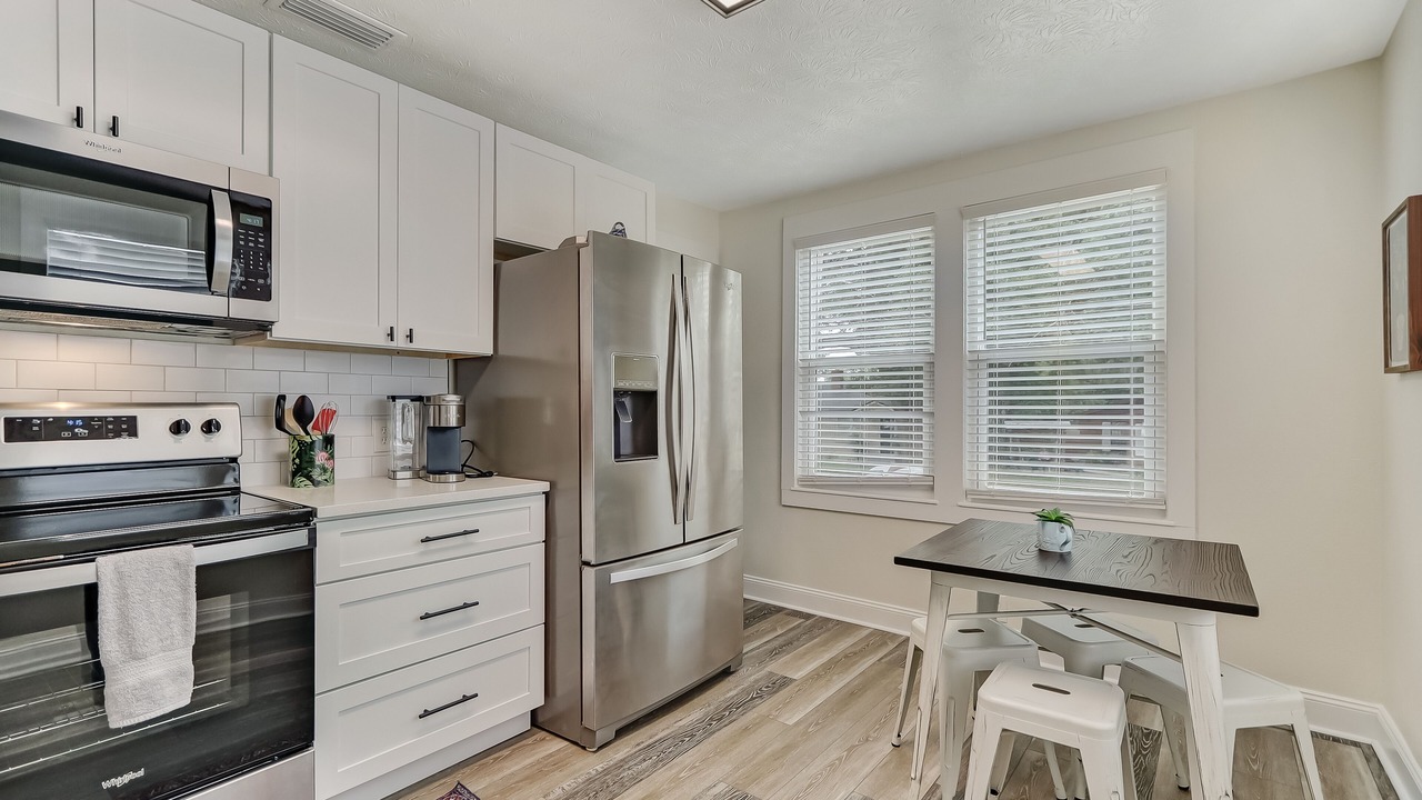 Photo of Kitchen in Lakeshore South