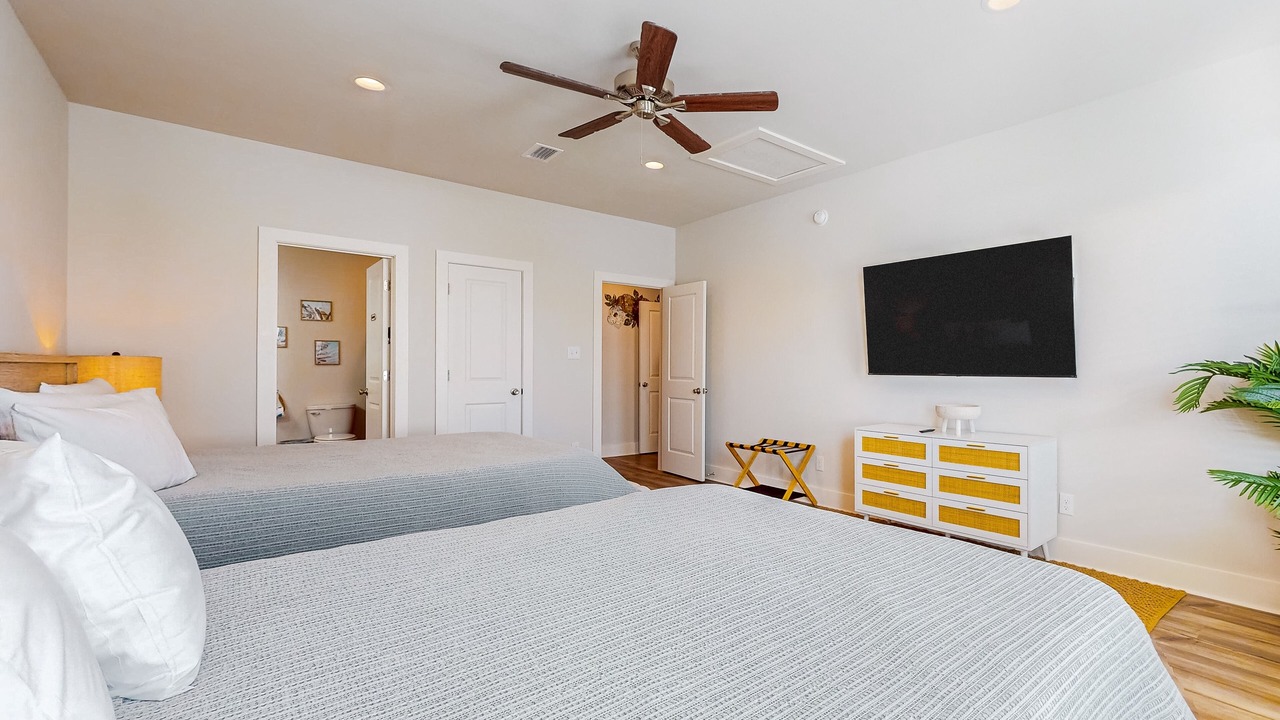 Photo of Bedroom in Gulf Shores