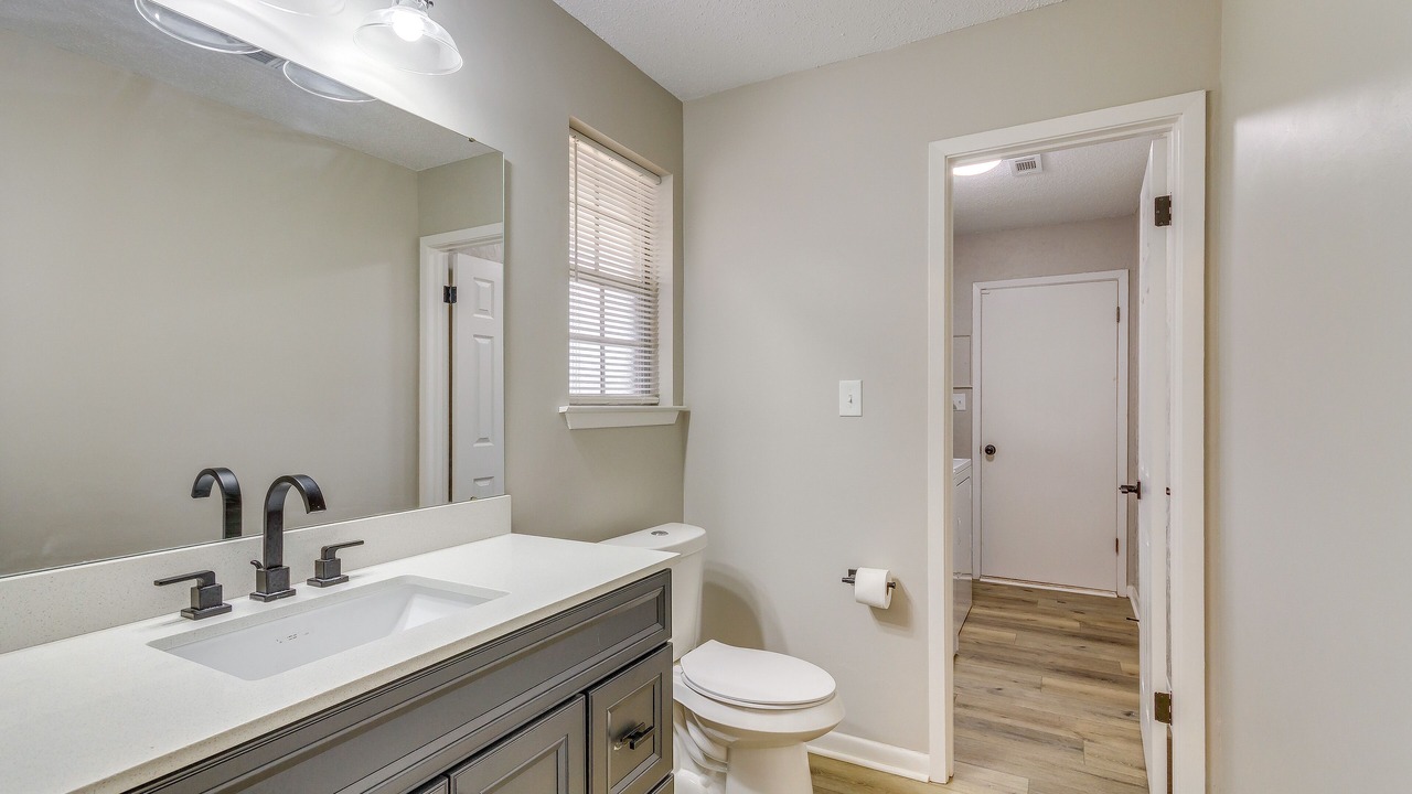 Photo of Bathroom in Myrtle Grove
