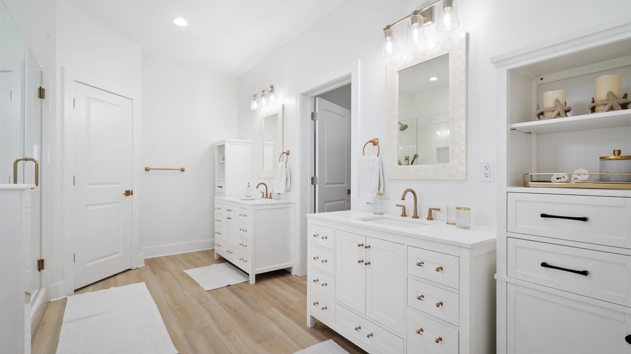 Photo of Bathroom in Dauphin Island