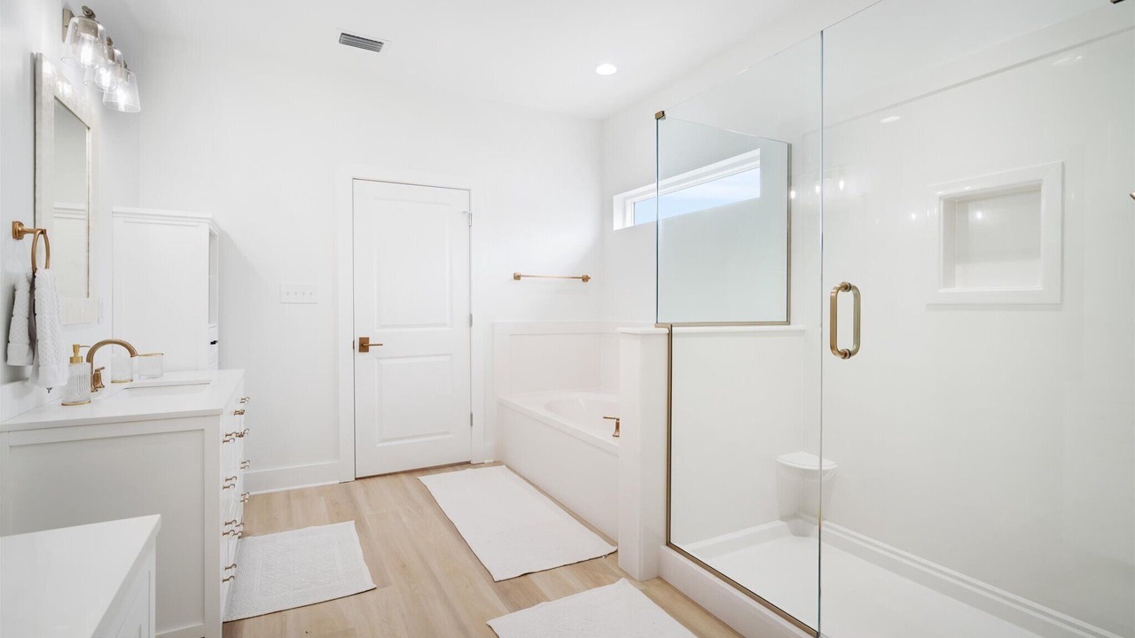 Photo of Bathroom in Dauphin Island