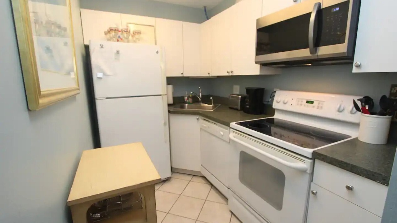 Photo of Kitchen in Summer Breeze