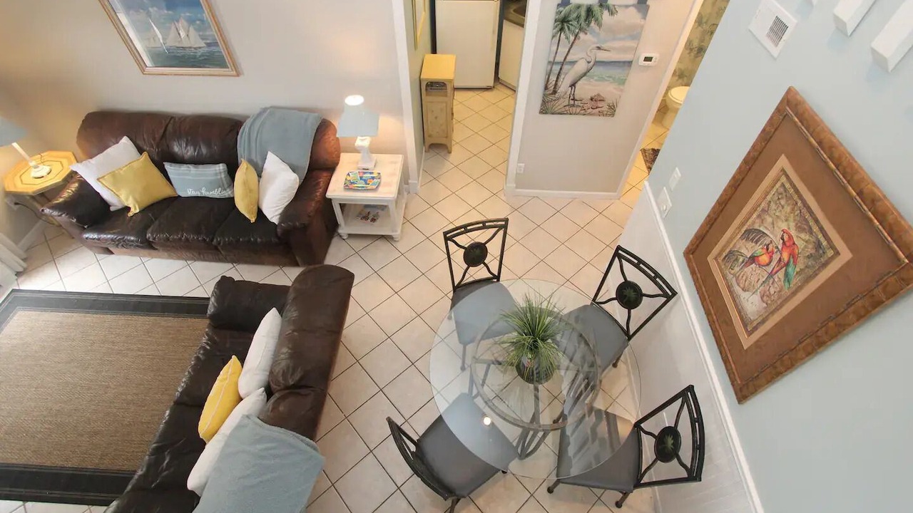 Photo of Livingroom in Summer Breeze