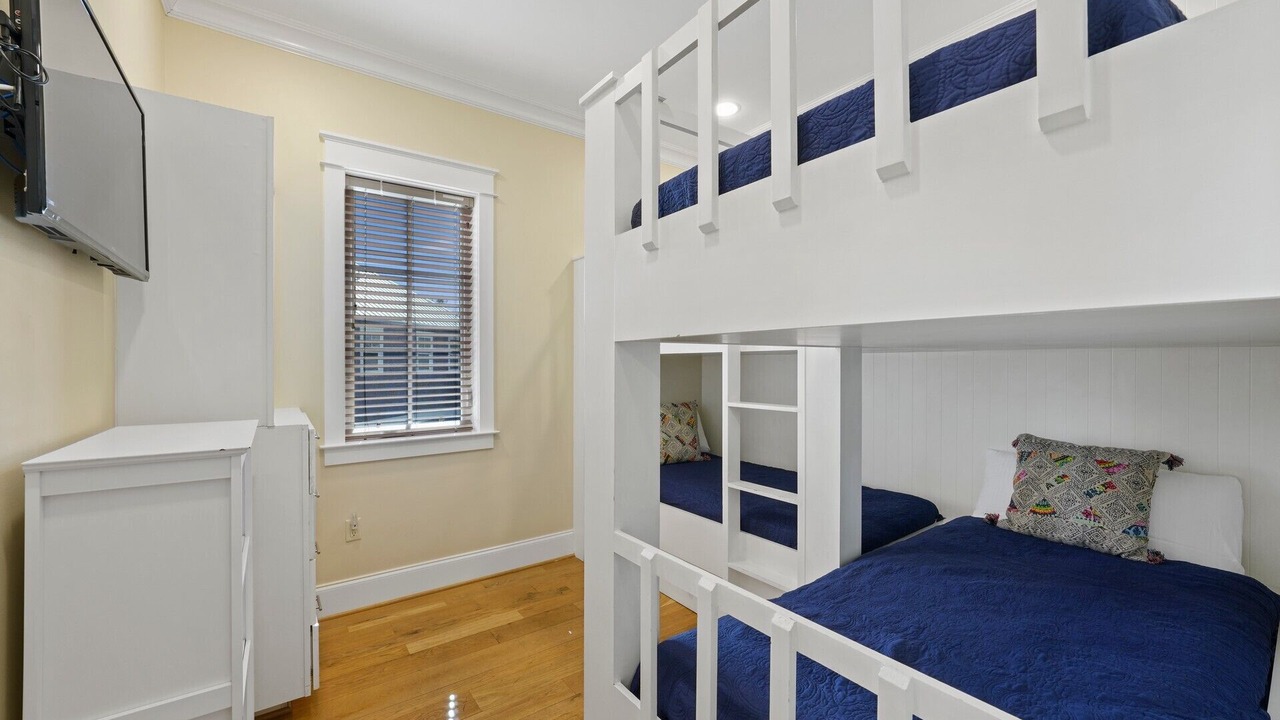 Photo of Bedroom in Lakeside at Blue Mountain Beach